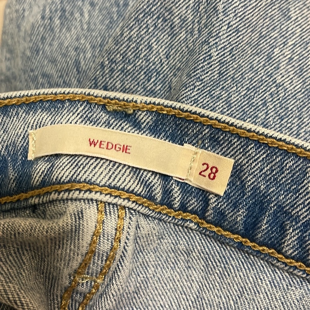 Levi’s Wedgie Straight Fit Women’s Jeans - Picture 2 of 2